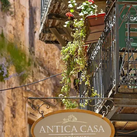 Antica Casa Studios *